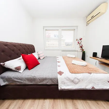 Cozy Corner At Main Square Appartement Skopje